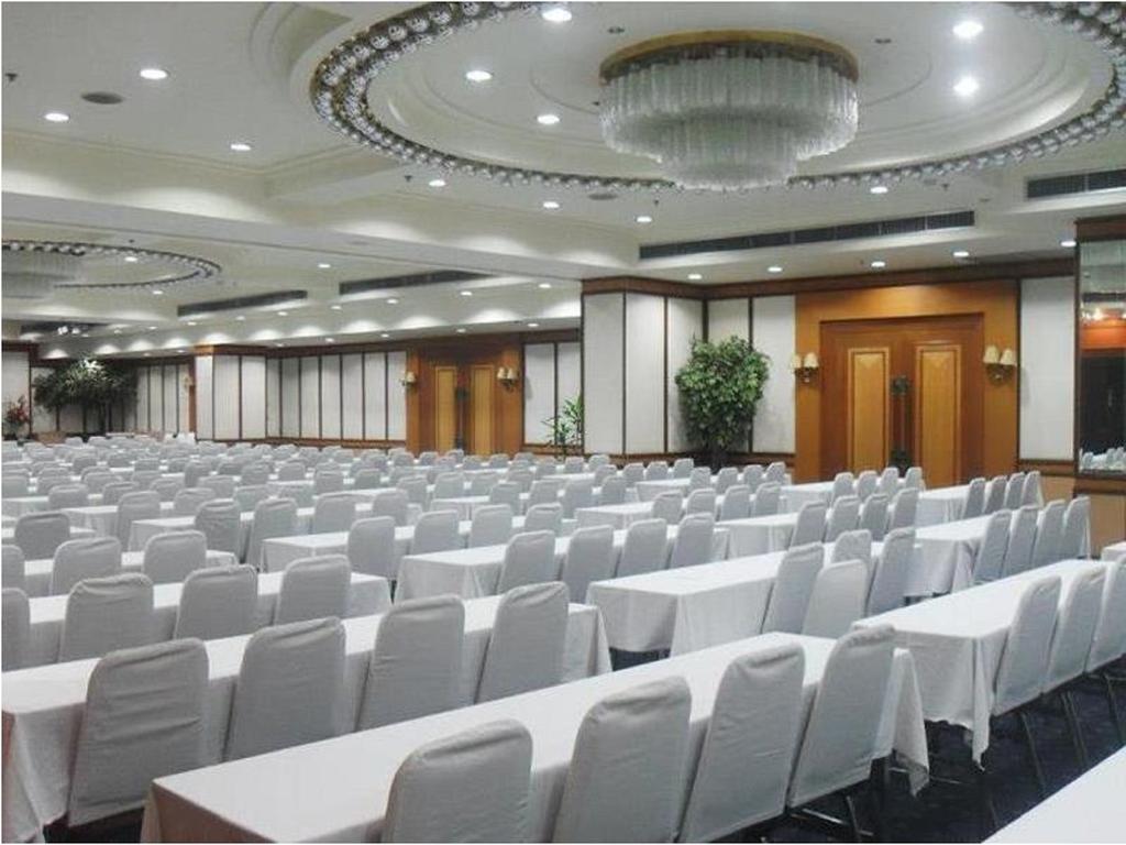 Grande Ville Hotel Bangkok Bagian luar foto