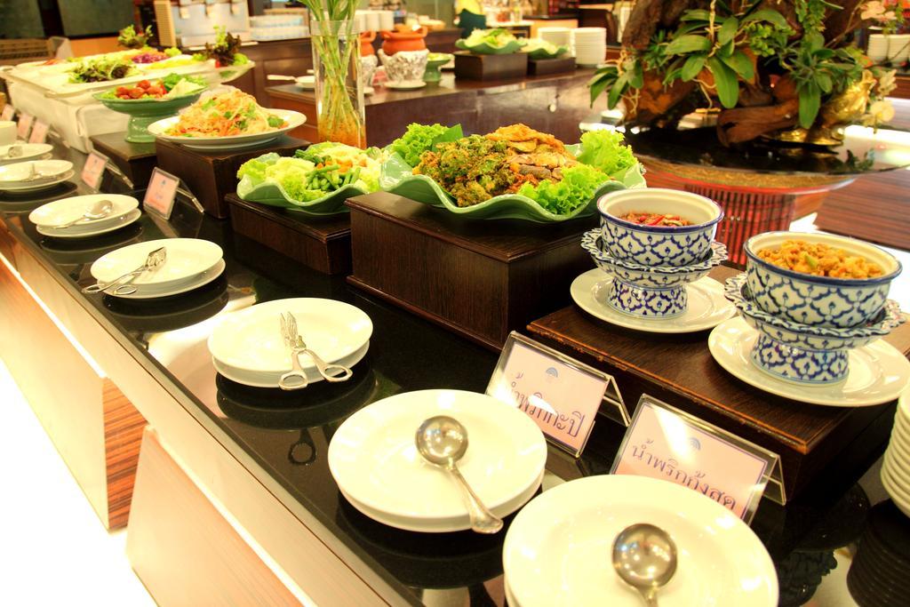 Grande Ville Hotel Bangkok Bagian luar foto
