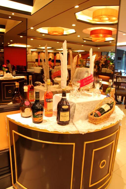 Grande Ville Hotel Bangkok Bagian luar foto