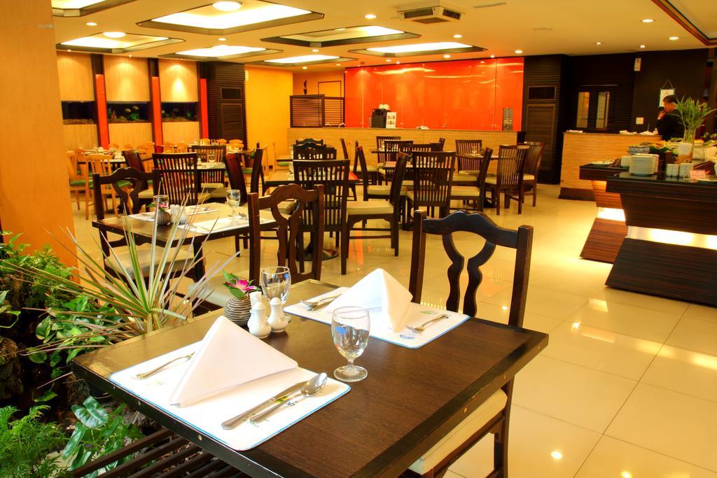 Grande Ville Hotel Bangkok Bagian luar foto
