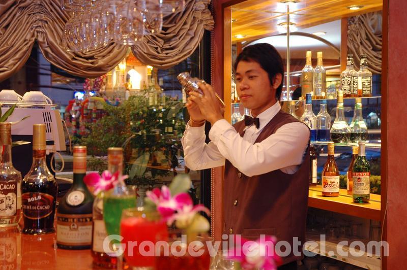 Grande Ville Hotel Bangkok Bagian luar foto